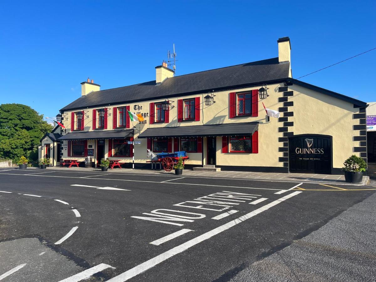 The Village Inn Bohola Екстериор снимка