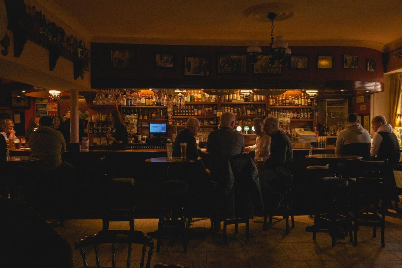 The Village Inn Bohola Екстериор снимка
